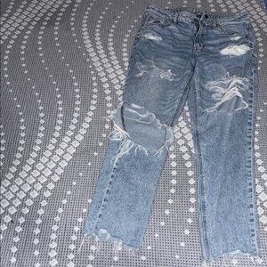Distressed mom Jean American Eagle